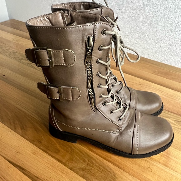 Rue21 Tan Combat Boots for Women size 7/8 - Picture 3 of 9